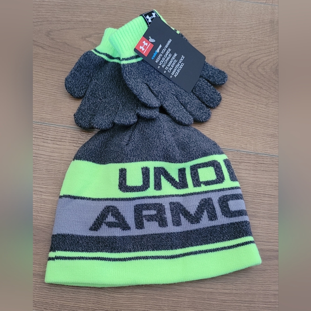 New Under Armour  Kids Beanie & Glove 2 Piece Set  Size: 4-6 Years